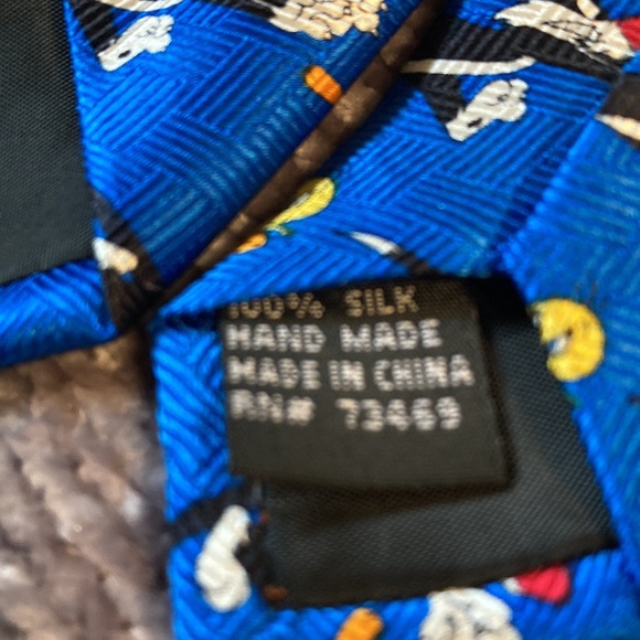 Vintage Men’s Looney Tunes Silk Tie - Picture 5 of 5